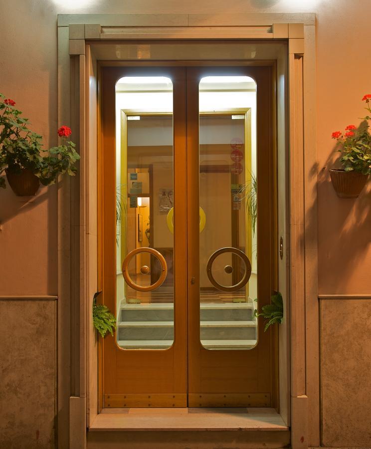 Hotel Ideale オルトーナ エクステリア 写真